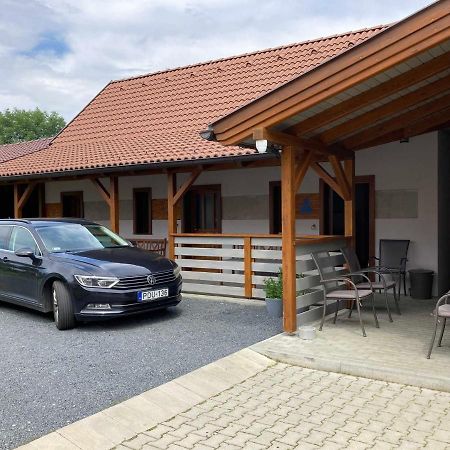 Toronyi Vendégház Exterior foto