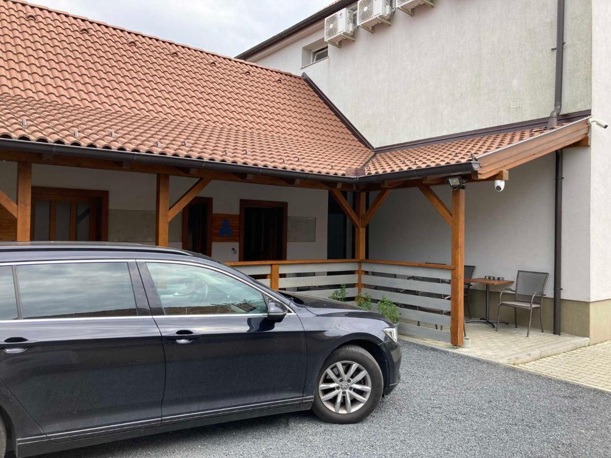 Toronyi Vendégház Exterior foto