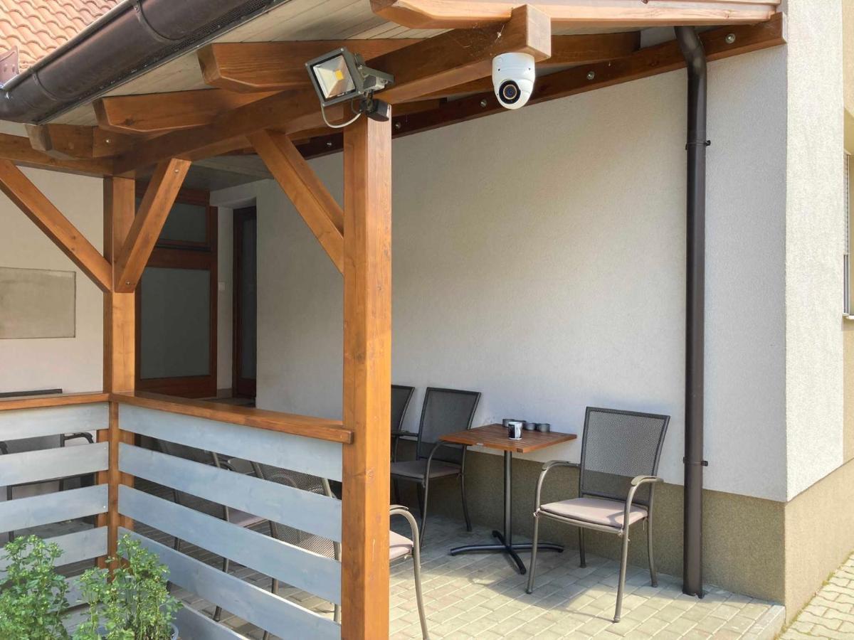 Toronyi Vendégház Exterior foto