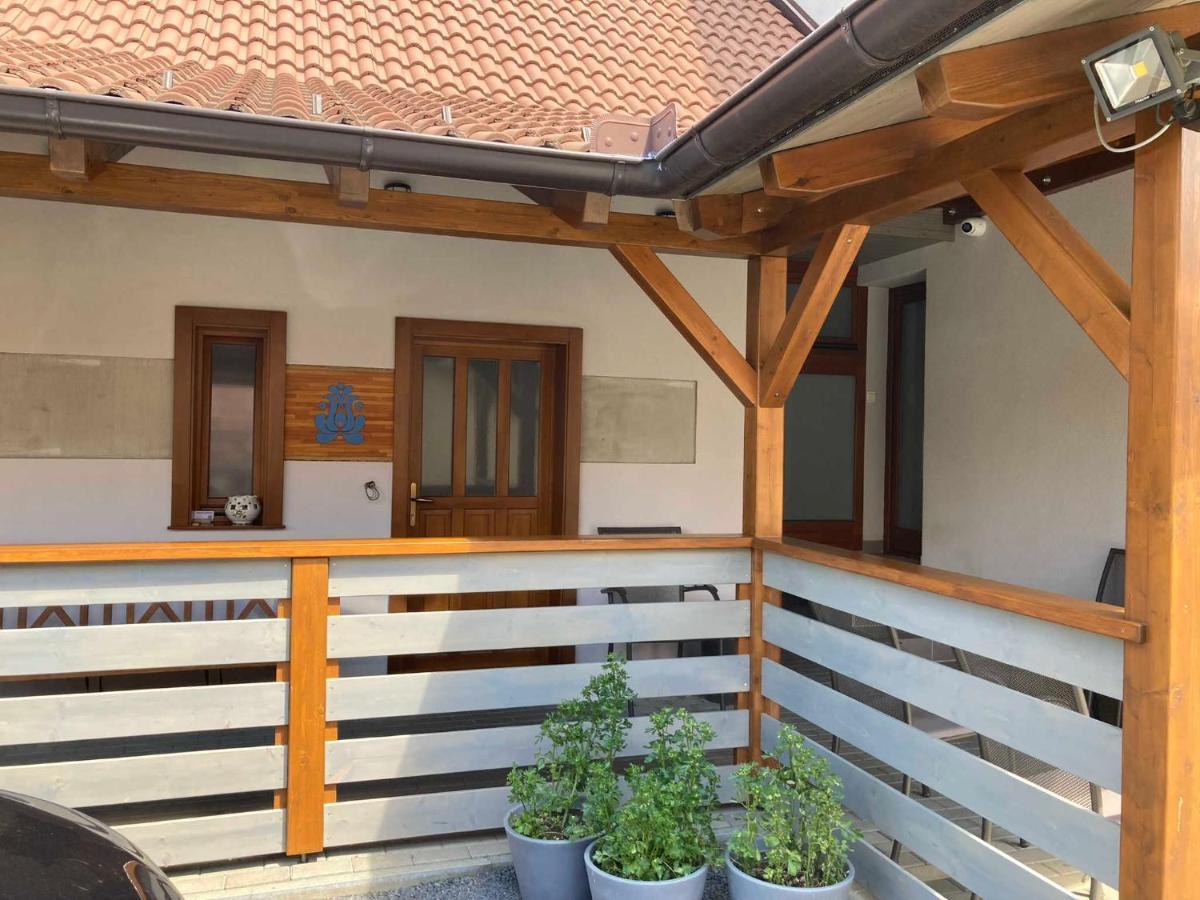 Toronyi Vendégház Exterior foto